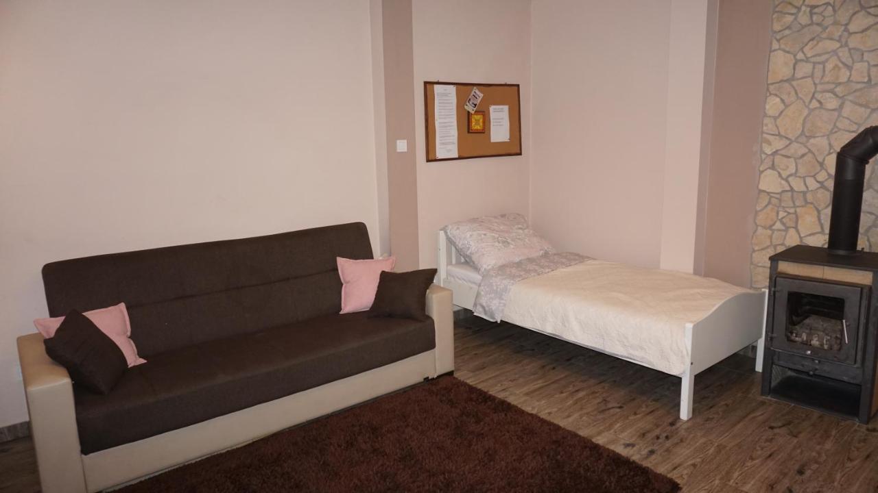 Edes Otthon Apartman Gyula Eksteriør bilde